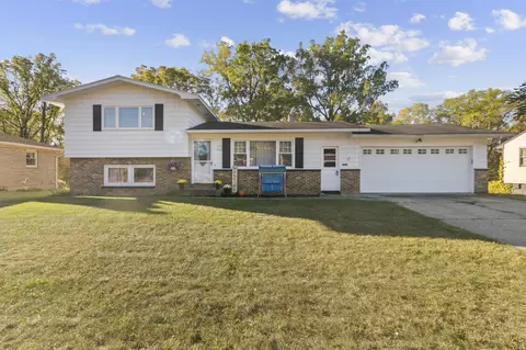 1632 Sunny Creek St SE, Grand Rapids, MI 49508