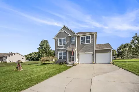 51717 Jordan St, Paw Paw, MI 49079