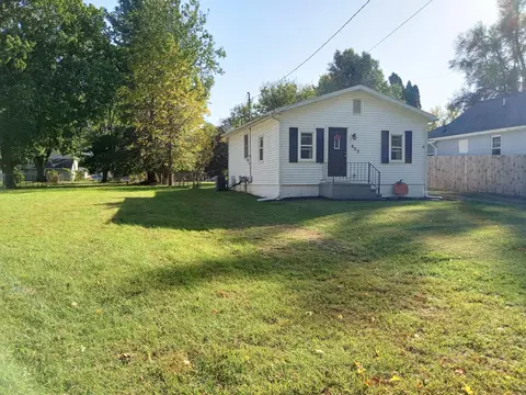 823 Helena Ave, Jackson, MI 49203 photo 2