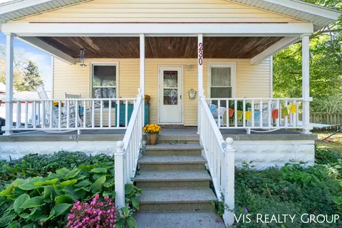 230 Summit St, Spring Lake, MI 49456 photo 2