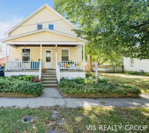 230 Summit St, Spring Lake, MI 49456