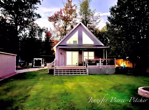 4313 W Lake Mitchell Dr, Cadillac, MI 49601