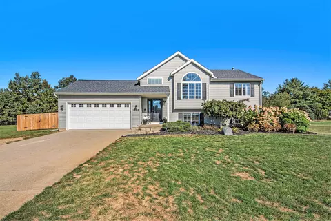 1078 Auburn Ln, Hastings, MI 49058