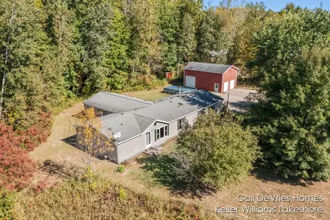 3149 Fawn Dr, Hamilton, MI 49419
