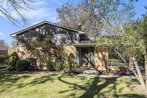 23 Tower Dr, Saline, MI 48176 photo 3