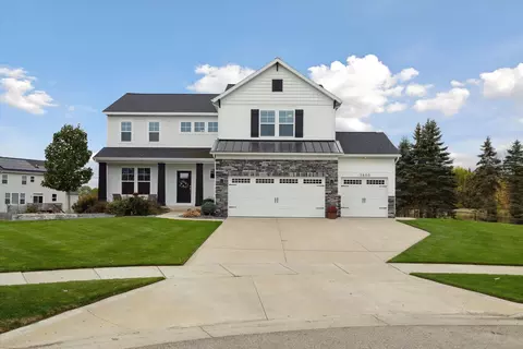 3860 Macey Dr NW, Grand Rapids, MI 49534