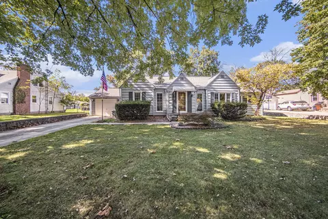 870 Woodbine St, Jackson, MI 49203