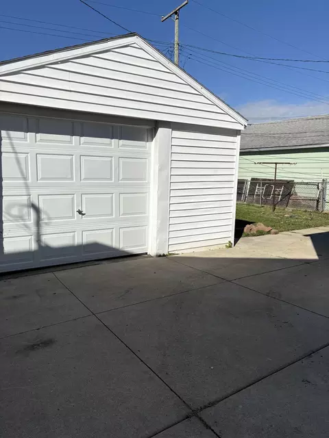 17746 Brinson St, Riverview, MI 48193 photo 17