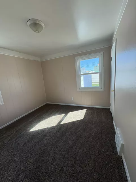 17746 Brinson St, Riverview, MI 48193 photo 9