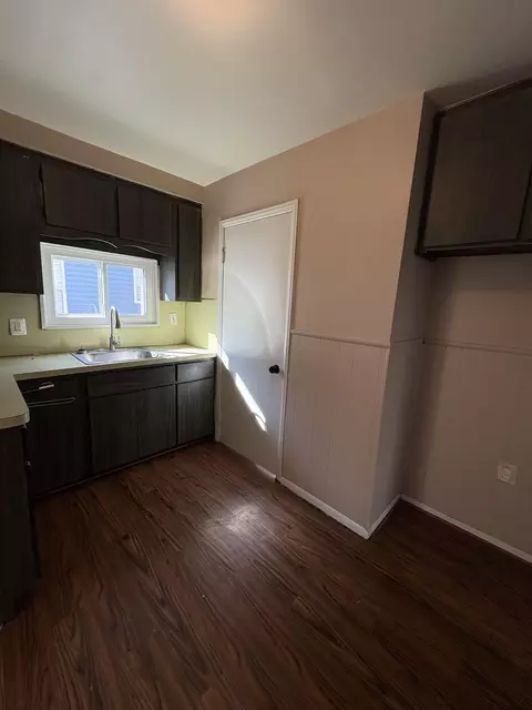 17746 Brinson St, Riverview, MI 48193 photo 5