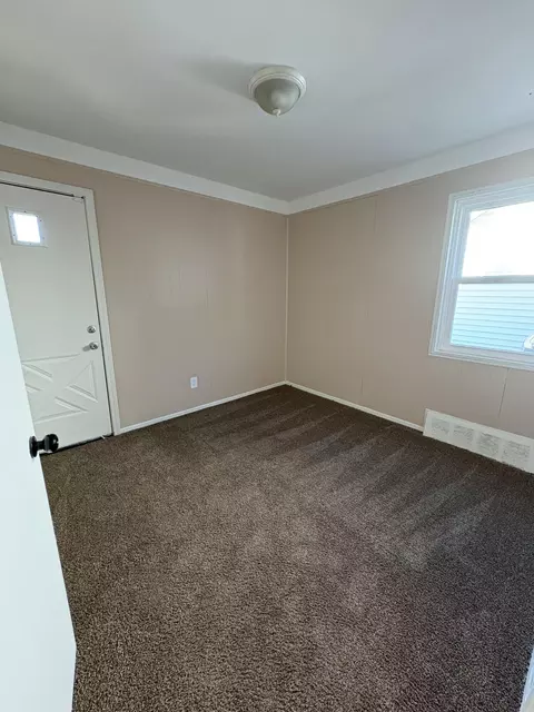 17746 Brinson St, Riverview, MI 48193 photo 10