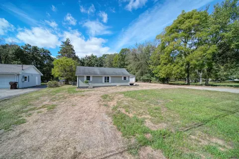 5440 Hague Ave, Jackson, MI 49203