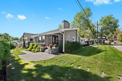 204 Osprey St, Walled Lake, MI 48390