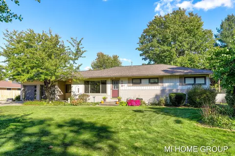 209 Glendale Ave, Holland, MI 49423
