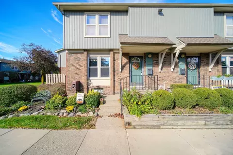 261 N Maple Rd, Saline, MI 48176