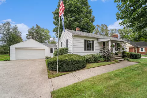 20490 Louise St, Livonia, MI 48152
