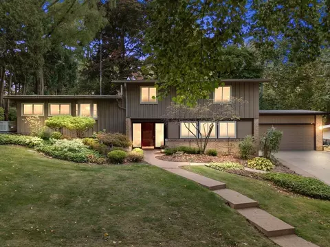 2508 Londonderry Rd, Ann Arbor, MI 48104