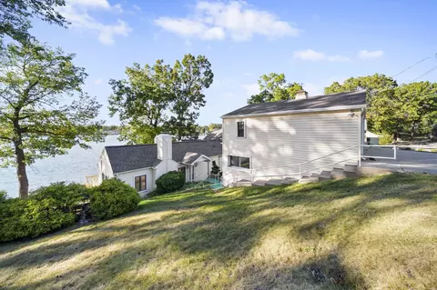 Exterior - 935 Otney Dr, Jackson, MI 49201 photo 5 of 24