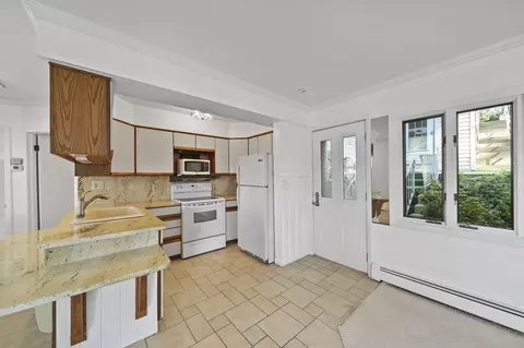 Kitchen - 935 Otney Dr, Jackson, MI 49201 photo 1 of 3