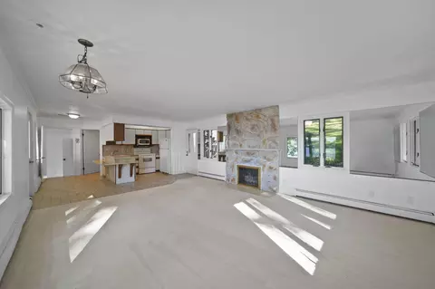 Living - 935 Otney Dr, Jackson, MI 49201 photo 4 of 5