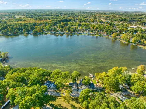 View/Area - 935 Otney Dr, Jackson, MI 49201 photo 4 of 12