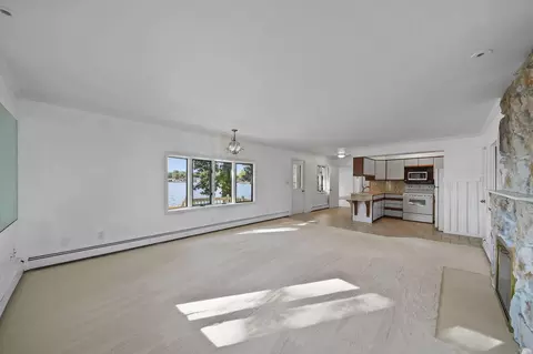 Living - 935 Otney Dr, Jackson, MI 49201 photo 3 of 5