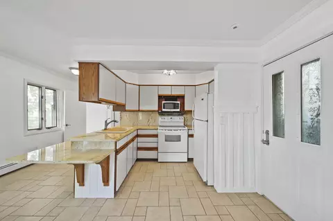 Kitchen - 935 Otney Dr, Jackson, MI 49201 photo 2 of 3