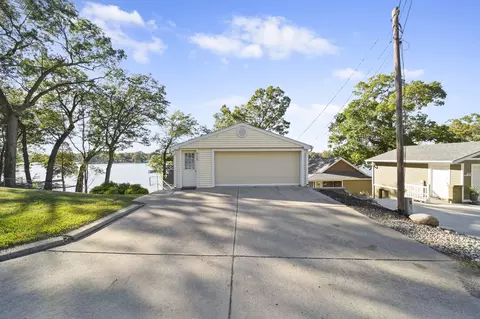 Exterior - 935 Otney Dr, Jackson, MI 49201 photo 2 of 24
