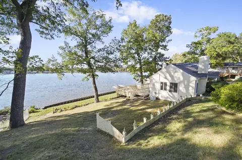 935 Otney Dr, Jackson, MI 49201