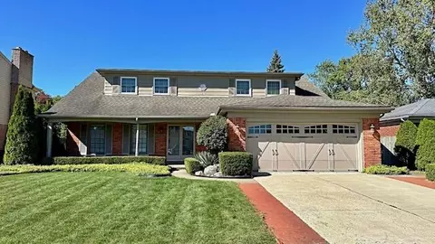 22232 Colonial Ct, Saint Clair Shores, MI 48080