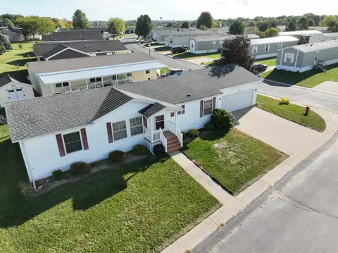 600 Peach Ln, Fremont, MI 49412