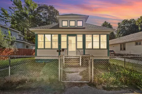765 W Dale Ave, Muskegon, MI 49441