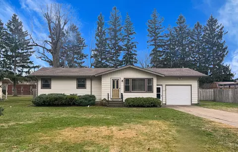 1674 S Cherry Dr, Stevensville, MI 49127