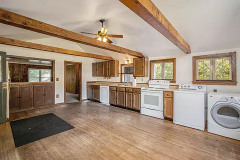 79 109th Ave, Plainwell, MI 49080 photo 5