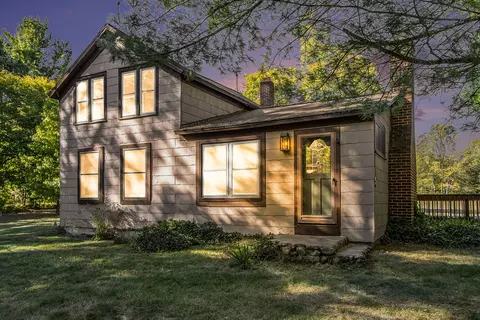 79 109th Ave, Plainwell, MI 49080 photo 3