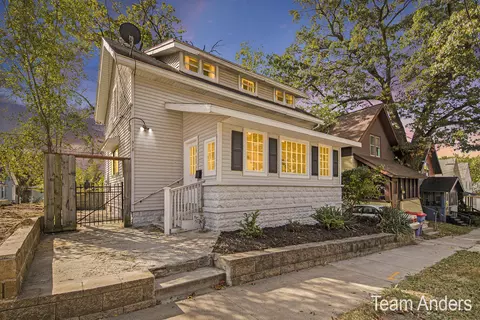 518 Umatilla St SE, Grand Rapids, MI 49507