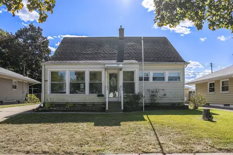 661 Sparks St, Jackson, MI 49202