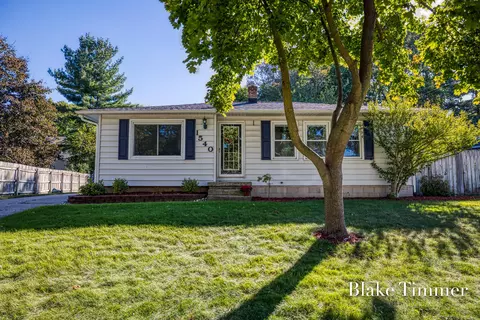 1540 50th St SW, Wyoming, MI 49509