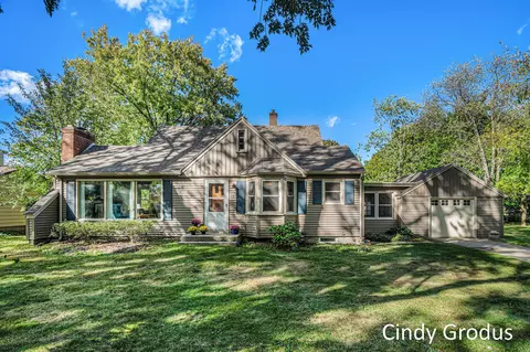 117 E 37th St, Holland, MI 49423