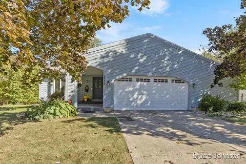 4550 Lantana Dr SE, Kentwood, MI 49512