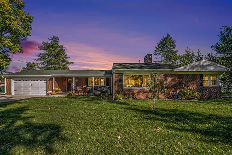 915 Walnut St, Three Rivers, MI 49093
