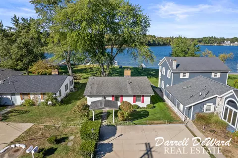 1288 Lynn Dr, Middleville, MI 49333