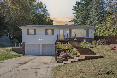 5101 Pleasant Creek Ave NE, Comstock Park, MI 49321