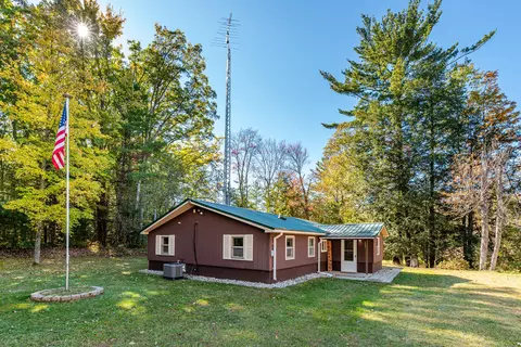 6527 S James Rd, Baldwin, MI 49304