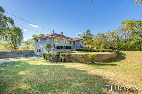 8823 Alpine Ave NW, Sparta, MI 49345