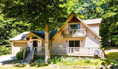 6106 Eastwood Ct, Bellaire, MI 49615
