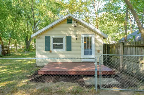 551 Arthur Ave, Kalamazoo, MI 49048