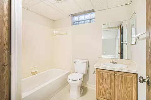 222 Commons Ct, Saline, MI 48176 photo 25