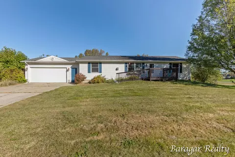 7361 Orchard Cir, Fremont, MI 49412