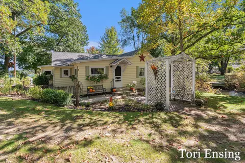 12317 Verlin Dr, Gowen, MI 49326